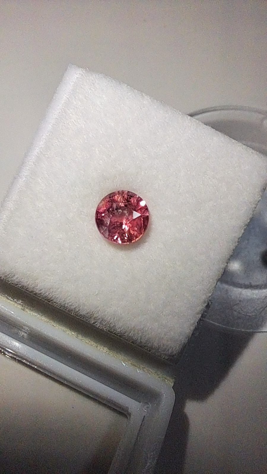 Pink Sapphire Brilliant Facet Round Cut
