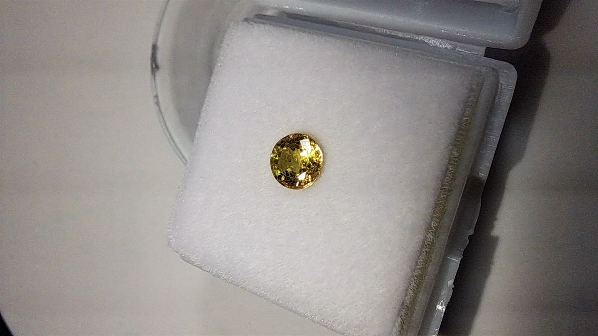 Golden Yellow Sapphire Brilliant Facet Round