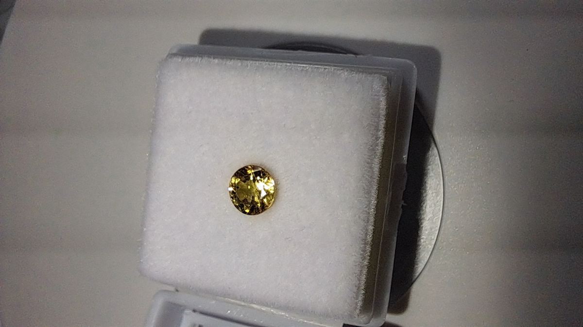 Golden Yellow Sapphire Brilliant Facet Round