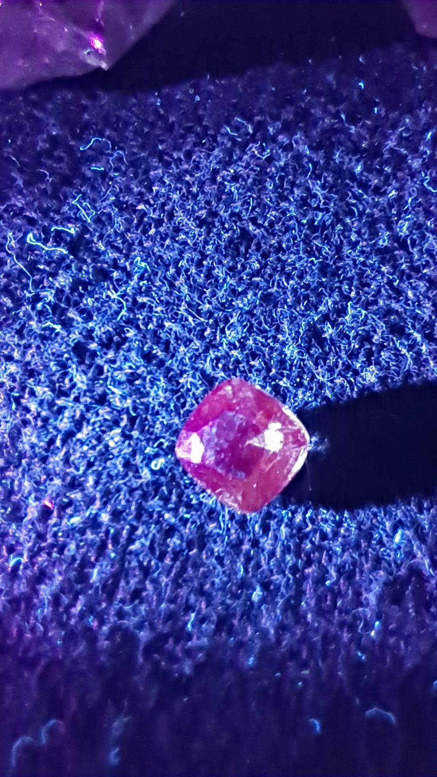1ct UV Reactive Purple (Jedi) Spinel with Traces of Chromium
